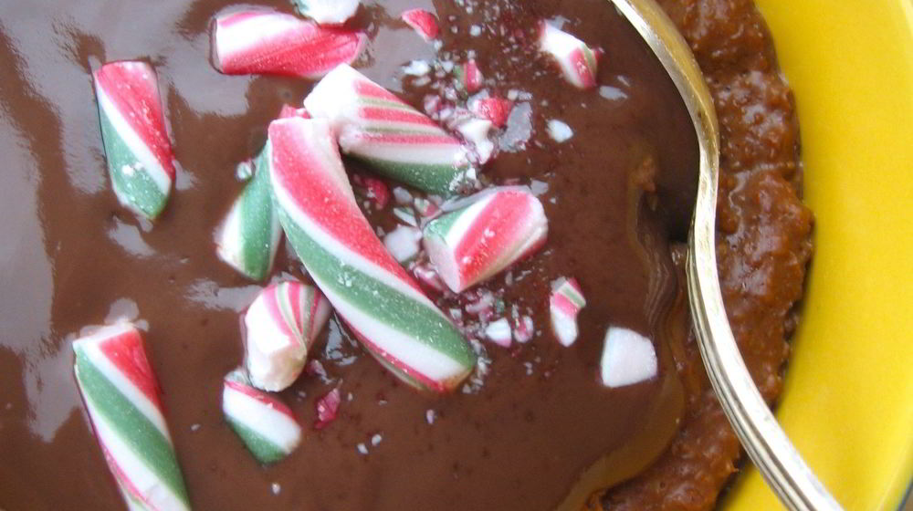 Как приготовить овсяную кашу с шоколадным пудингом и мятной карамелью