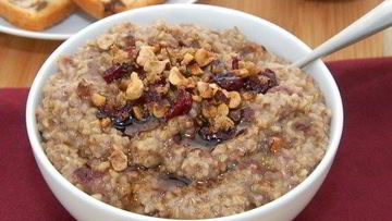 Рецепт Овсяной каши с сушеной вишней и фундуком