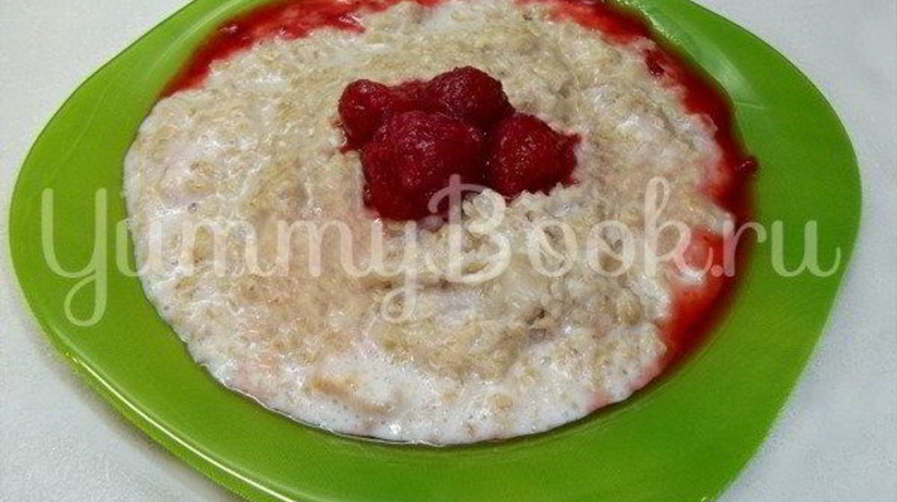 Как приготовить овсяную кашу с яблоками, грецкими орехами и клубникой