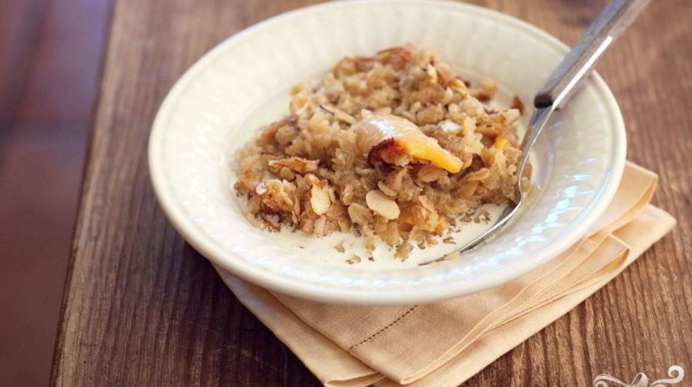Как приготовить запеченную овсянку с фруктами и орехами