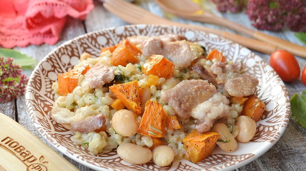 Как приготовить перловую кашу с фасолью, тыквой и беконом