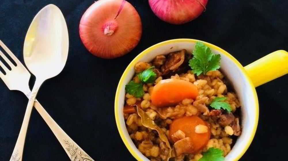 Как приготовить перловку с мясом и белыми грибами