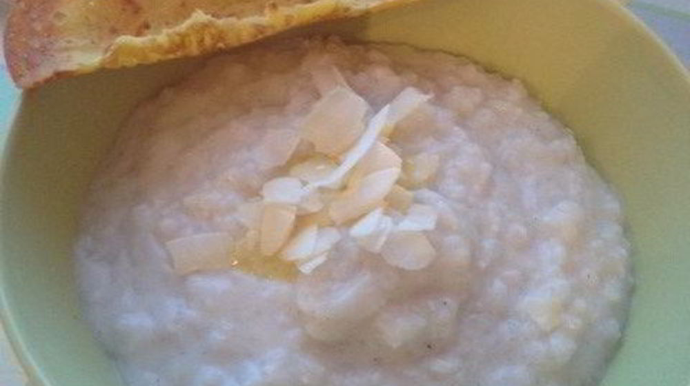 Как приготовить рисовую кашу с кокосом