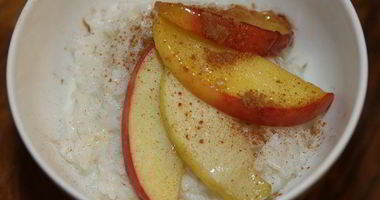 Рецепт Рисовой каши с яблоками, медом и корицей