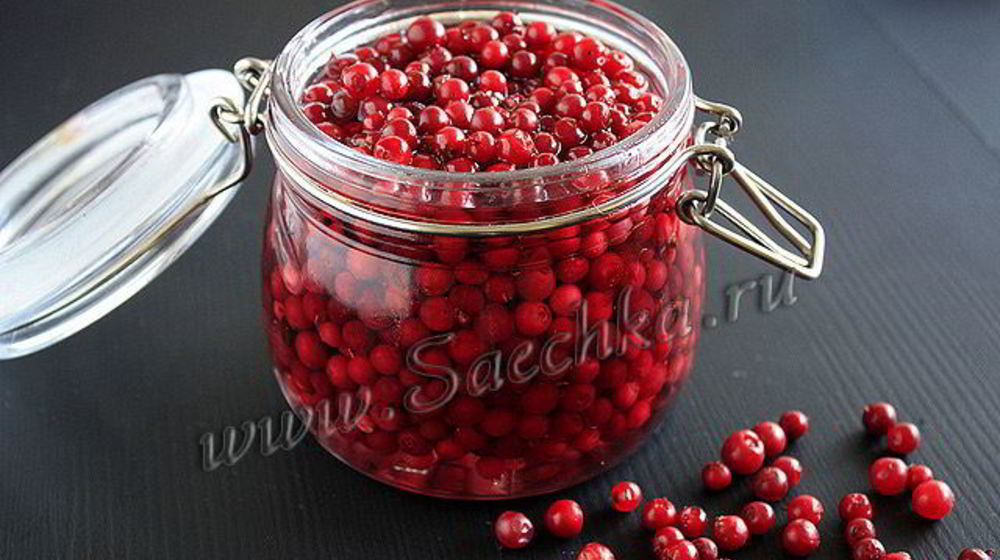 Как приготовить бруснику в сиропе