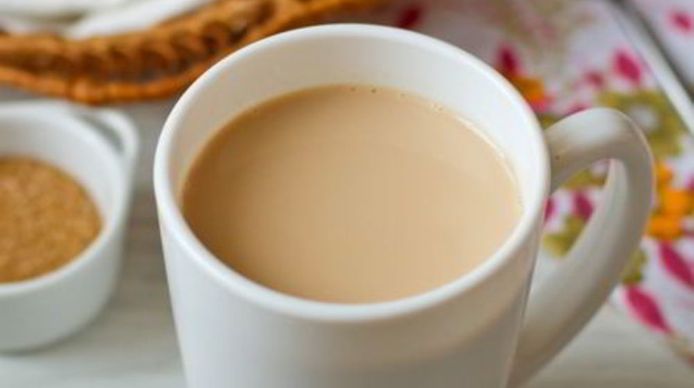 Как приготовить индийский имбирный чай с молоком и кардамоном