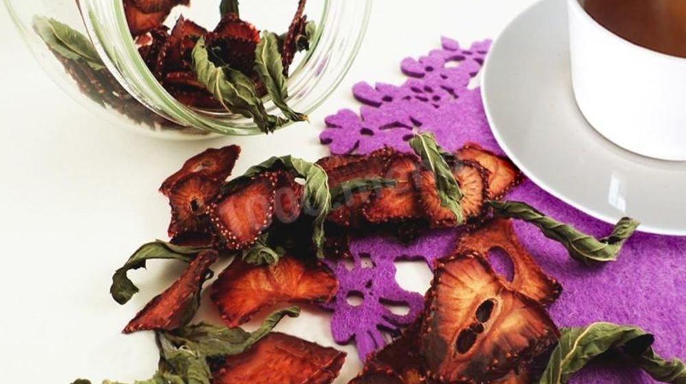 Как приготовить сушеную клубнику с листьями на чай