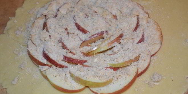 Рецепт яблочной галеты чайной роза