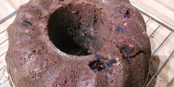 Рецепт шоколадного гугельхупфа с вишней на глинтвейне