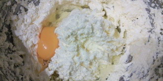 Рецепт шоколадного гугельхупфа с вишней на глинтвейне