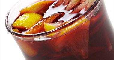 Рецепт Яблочного глинтвейна с куантро, анисом, клюквой и корицей