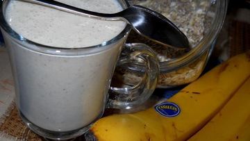 Рецепт Йогуртового коктейля с овсянкой и творогом