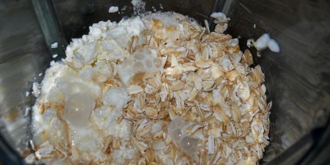 Рецепт йогуртового коктейля с овсянкой и творогом