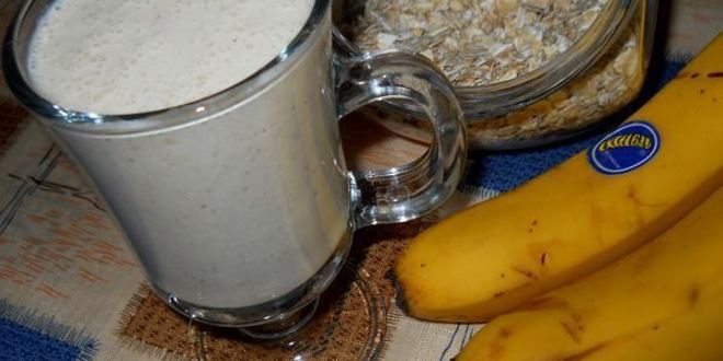 Рецепт йогуртового коктейля с овсянкой и творогом