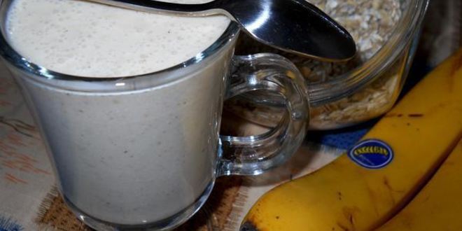 Рецепт йогуртового коктейля с овсянкой и творогом