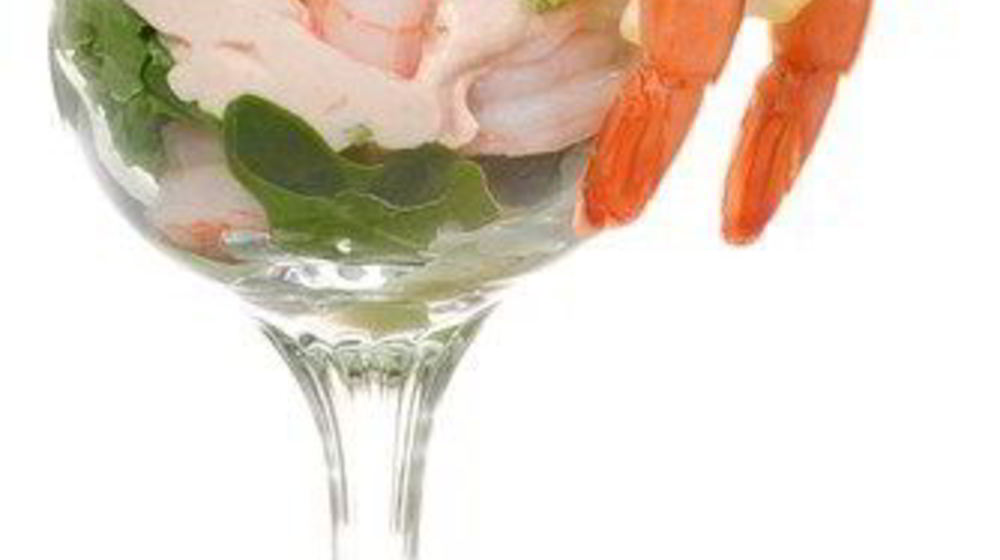 Как приготовить коктейль из креветок со сливочным соусом с хреном