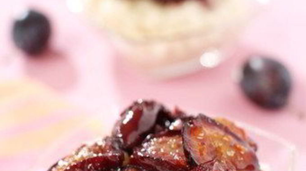 Как приготовить печеные сливы с бренди и лимонной цедрой