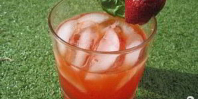 Рецепт коктейля с клубникой и базиликом