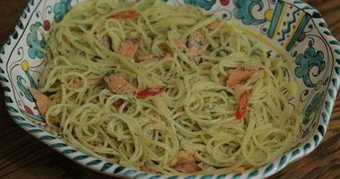 Рецепт Спагетти с копченой форелью и джином