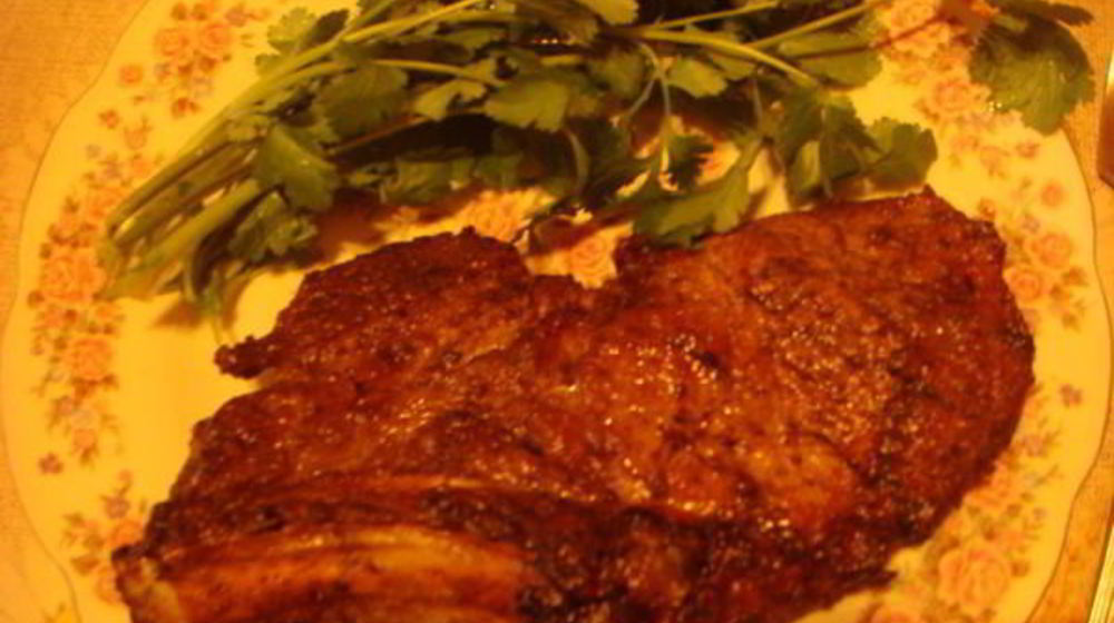 Как приготовить свиную корейку с вином и специями