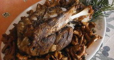 Рецепт Свиной рульки с вином Марсала