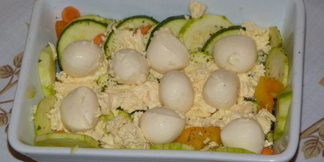 Рецепт запеченной в кармашках форель с вином и овощами