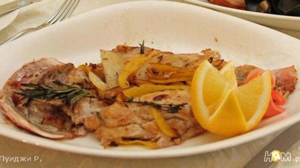 Как приготовить морскую рыбу фламбе с виски и грушей