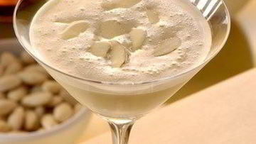 Рецепт Яичного коктейля с виски