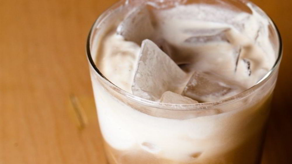 Как приготовить коктейль белый русский