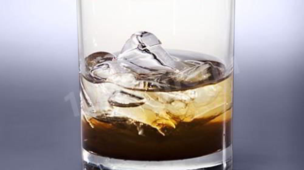 Как приготовить коктейль черный русский