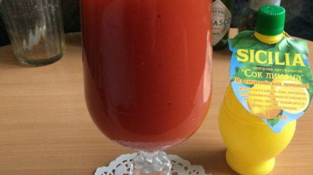 Как приготовить коктейль кровавый бык