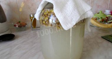 Рецепт Кваса из березового сока с сухофруктами