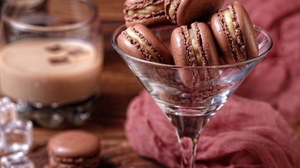Как приготовить шоколадные макарон с ликером baileys
