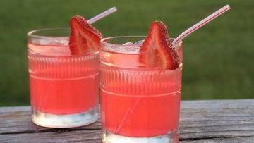 Рецепт Клубничного лимонада с красным чаем
