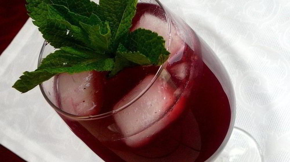 Как приготовить лимонад из черной смородины