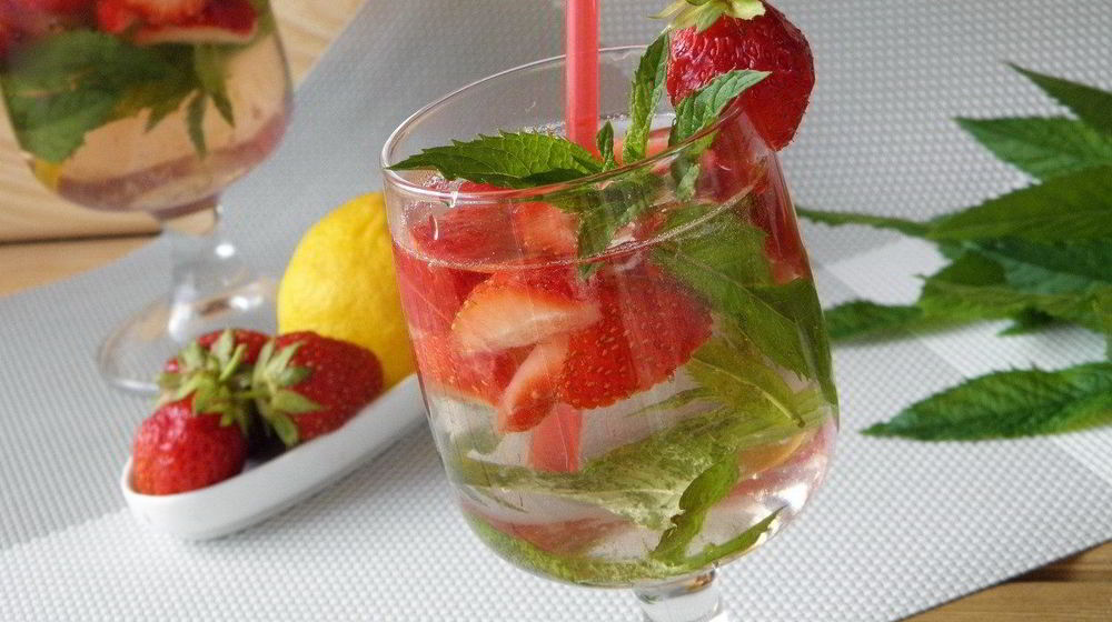 Как приготовить клубничный мохито безалкогольный