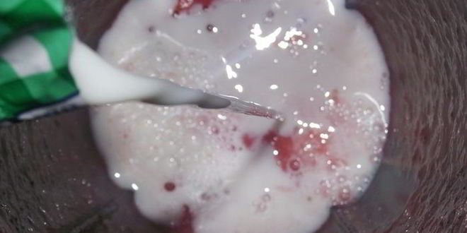 Рецепт бананова-клубничного молочный коктейль