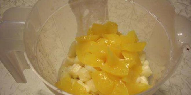 Рецепт коктейля молочного с кусочками фруктов и шоколада