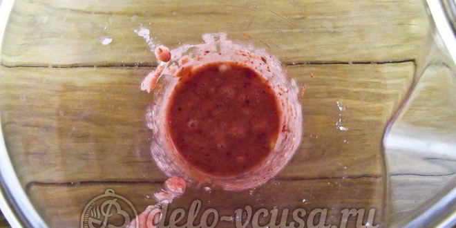 Рецепт молочного коктейля с клубникой, бананом и мороженым