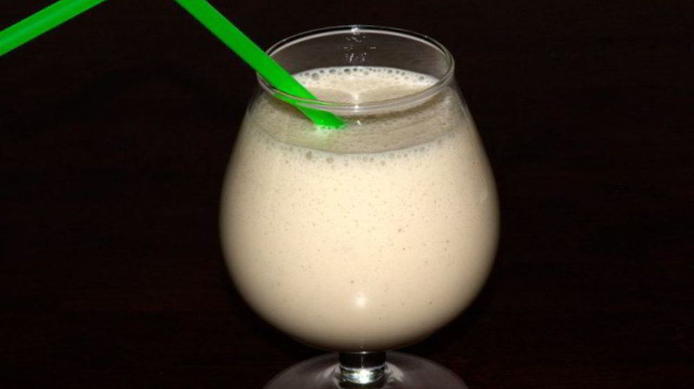 Как приготовить молочный коктейль с мороженым