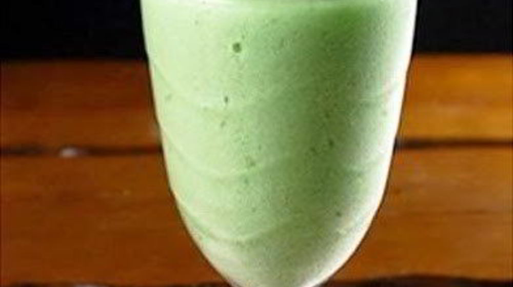 Как приготовить молочный коктейль с яблоком