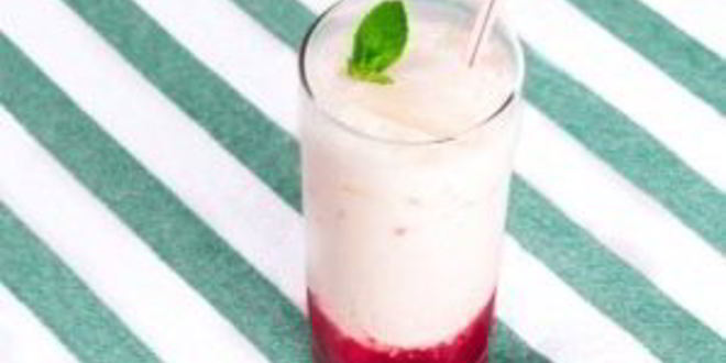 Рецепт молочного коктейля с ягодным сиропом