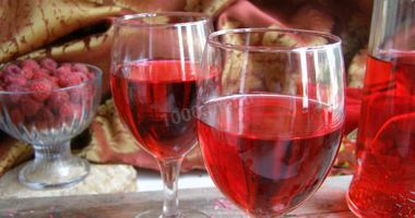 Рецепт Малиновой наливки из малины