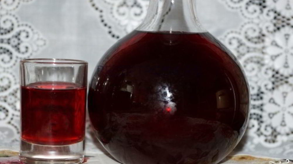 Как приготовить смородиновую наливку