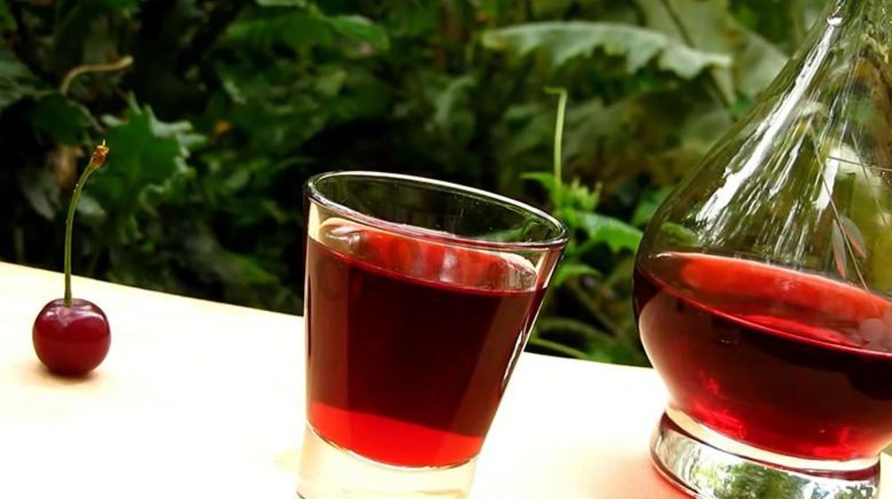 Как приготовить вишневую настойку из вишни