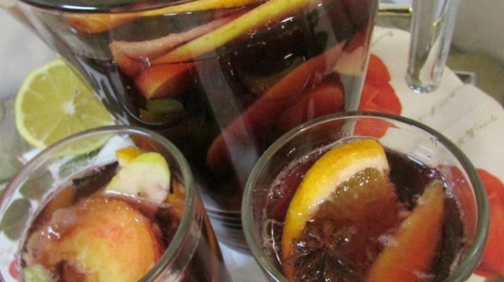 Как приготовить газированную сангрию с минералкой