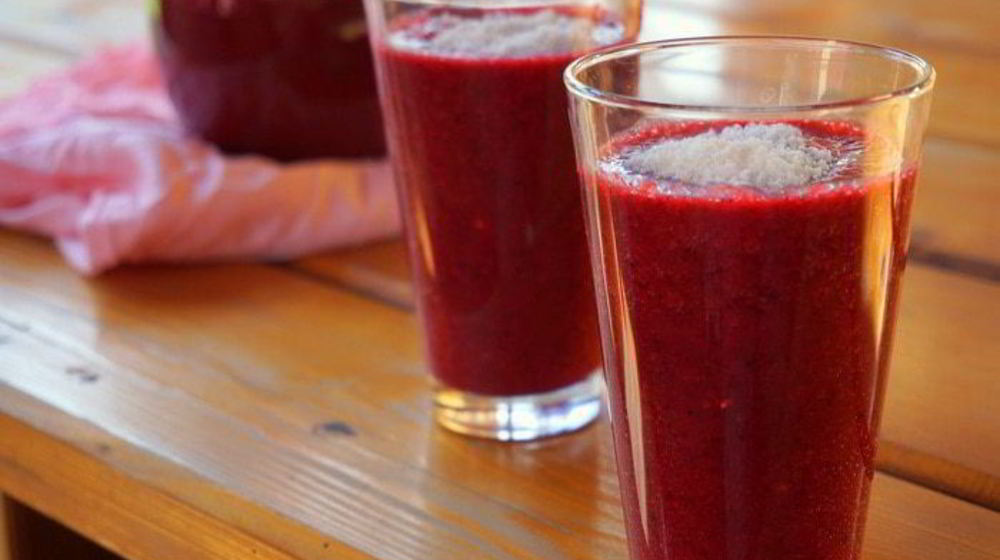 Как приготовить ананасово-ягодный смузи