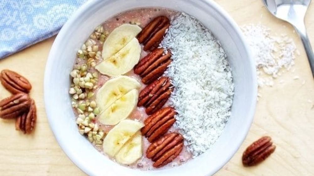 Как приготовить бананово-клубничный смузи-боул