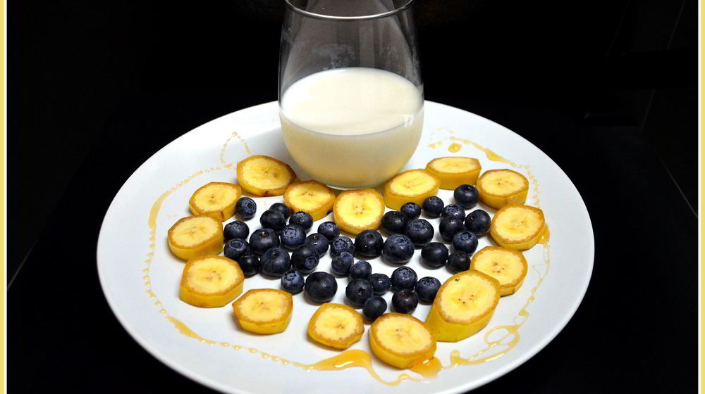 Как приготовить банановый смузи с голубикой