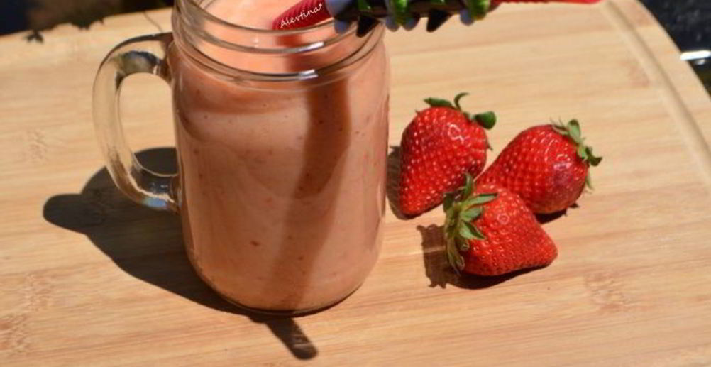 Рецепт смузи с темными ягодами